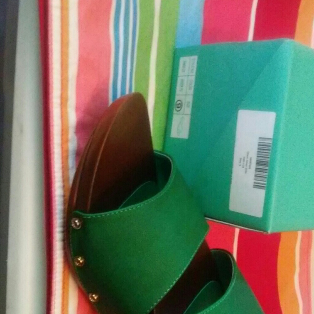 Ladies Slides - Picture 4 of 5